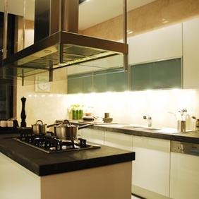 金属元素的点缀作用